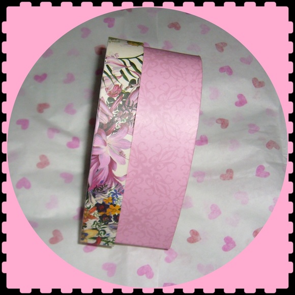 ❤️SALE Hearts & Flowers Gift Set- Romance - Picture 3 of 5